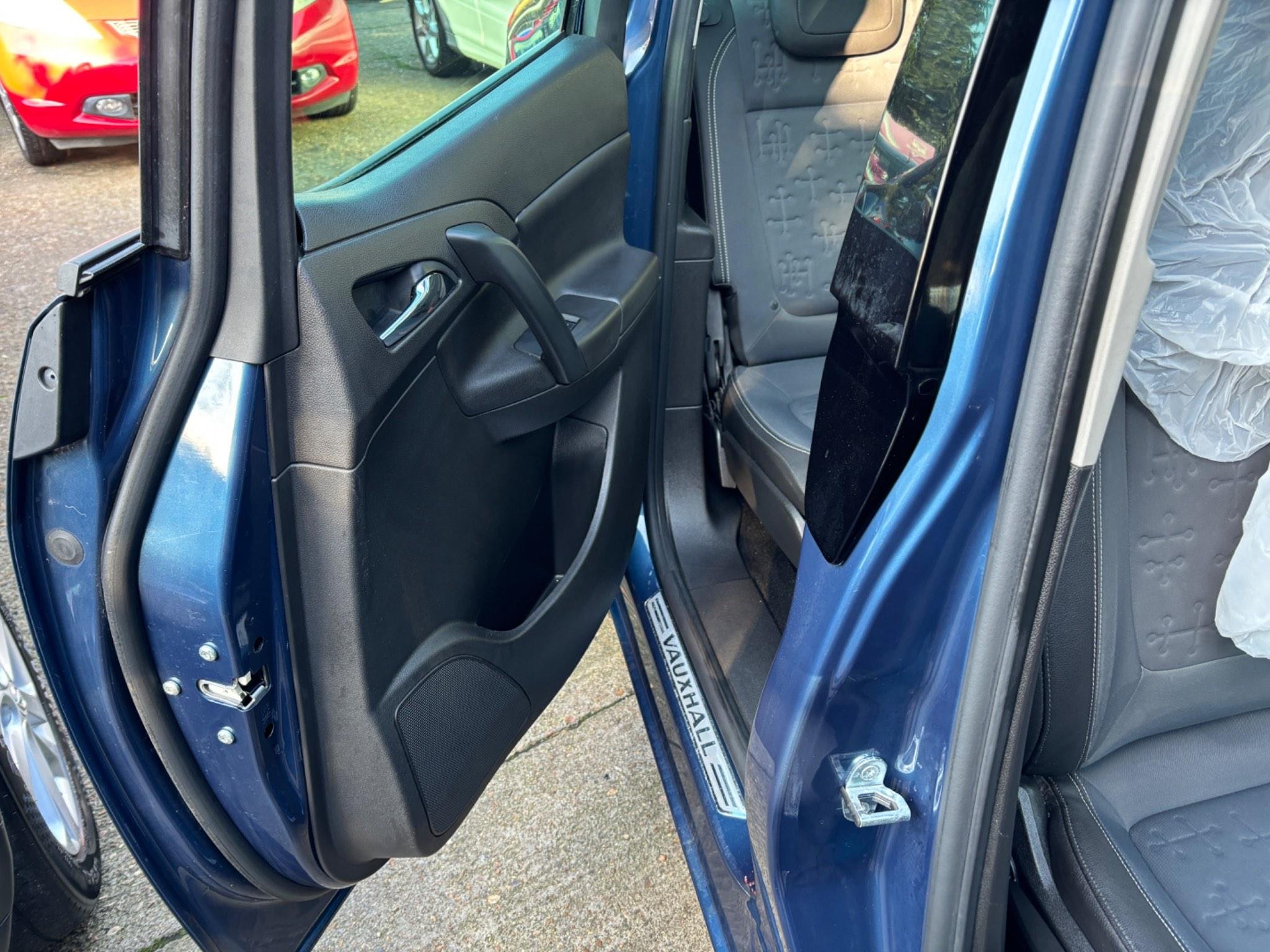 Used 2015 Vauxhall Meriva 1.4i Turbo SE Euro 6 5dr for sale in Hayes