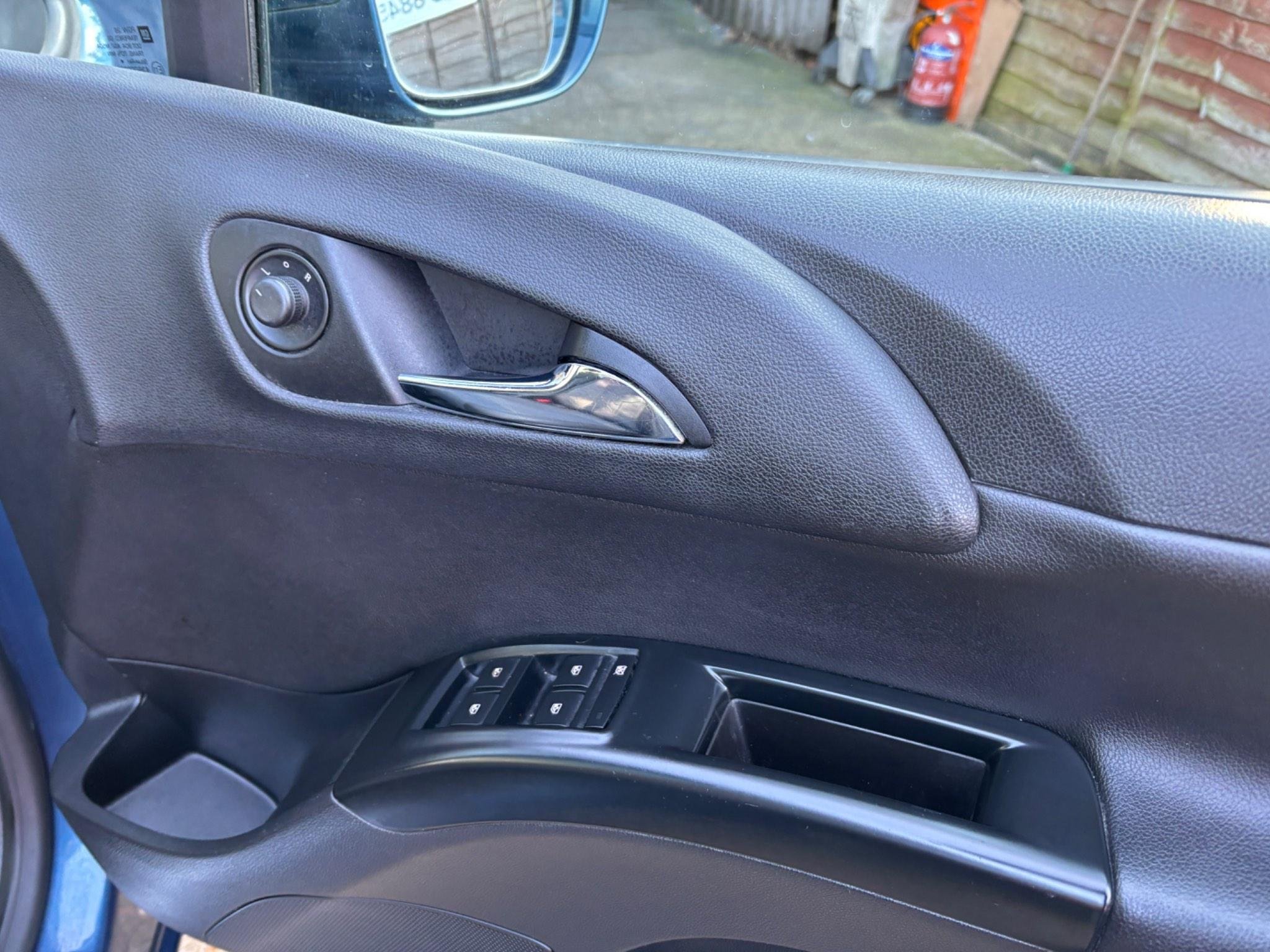 Used 2015 Vauxhall Meriva 1.4i Turbo SE Euro 6 5dr for sale in Hayes