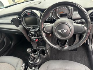 /photos/9945/e3311984-382d-4c97-b827-385fed21bfc8_i320x240.jpg