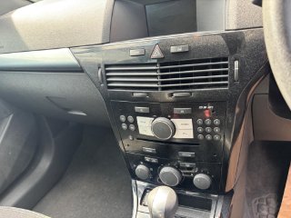 /photos/9945/f910a5a9-d8f3-45ec-b776-4ce58498ee92_i320x240.jpg